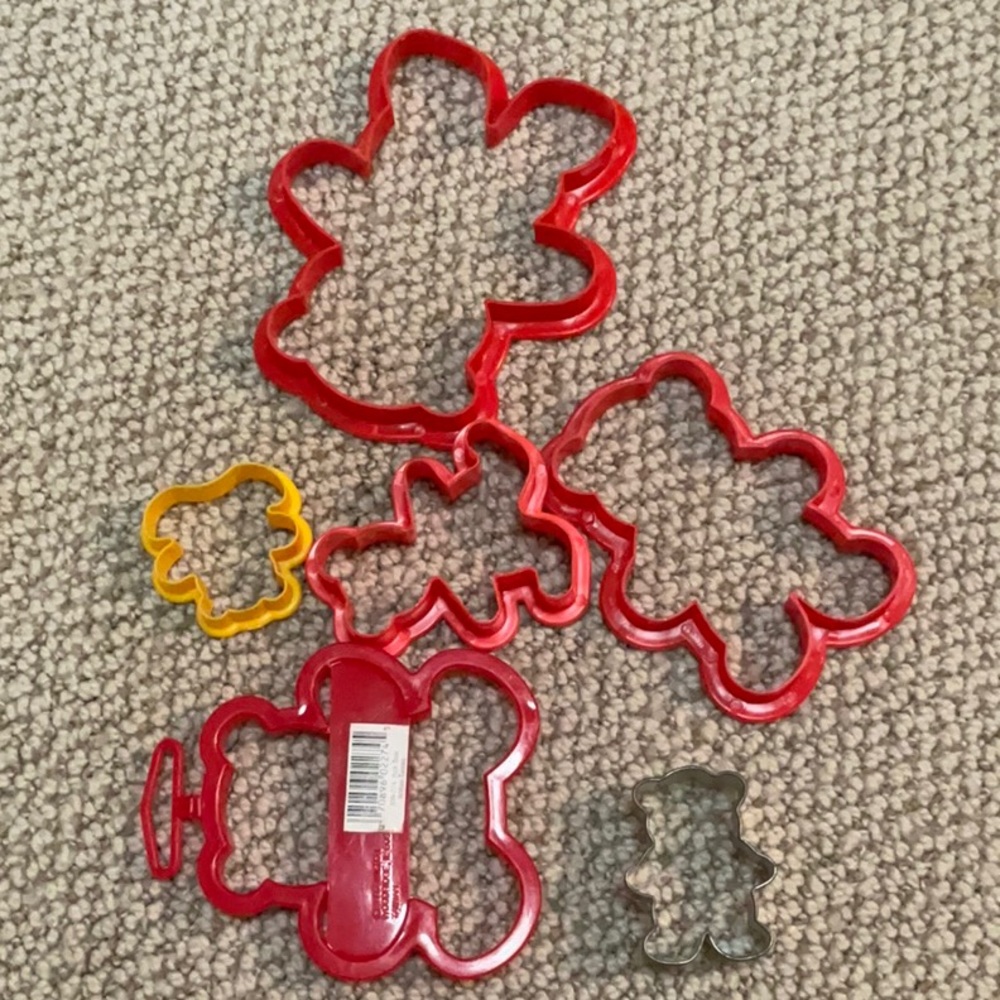 Random teddy bears cookie cutters